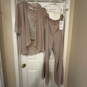 Elegant Women's Beige Pantsuit